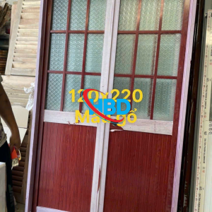 Cửa màu gỗ